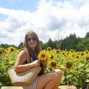 Meet your Posher, Ivona